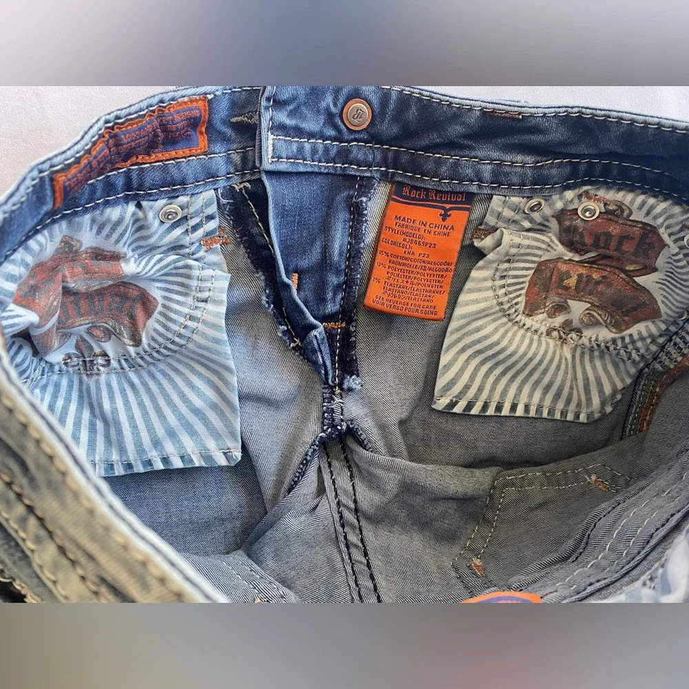 Rock Revival Ena Capri Jeans Style: RJ8469P23 Color: Ena P23 - Picture 11 of 12